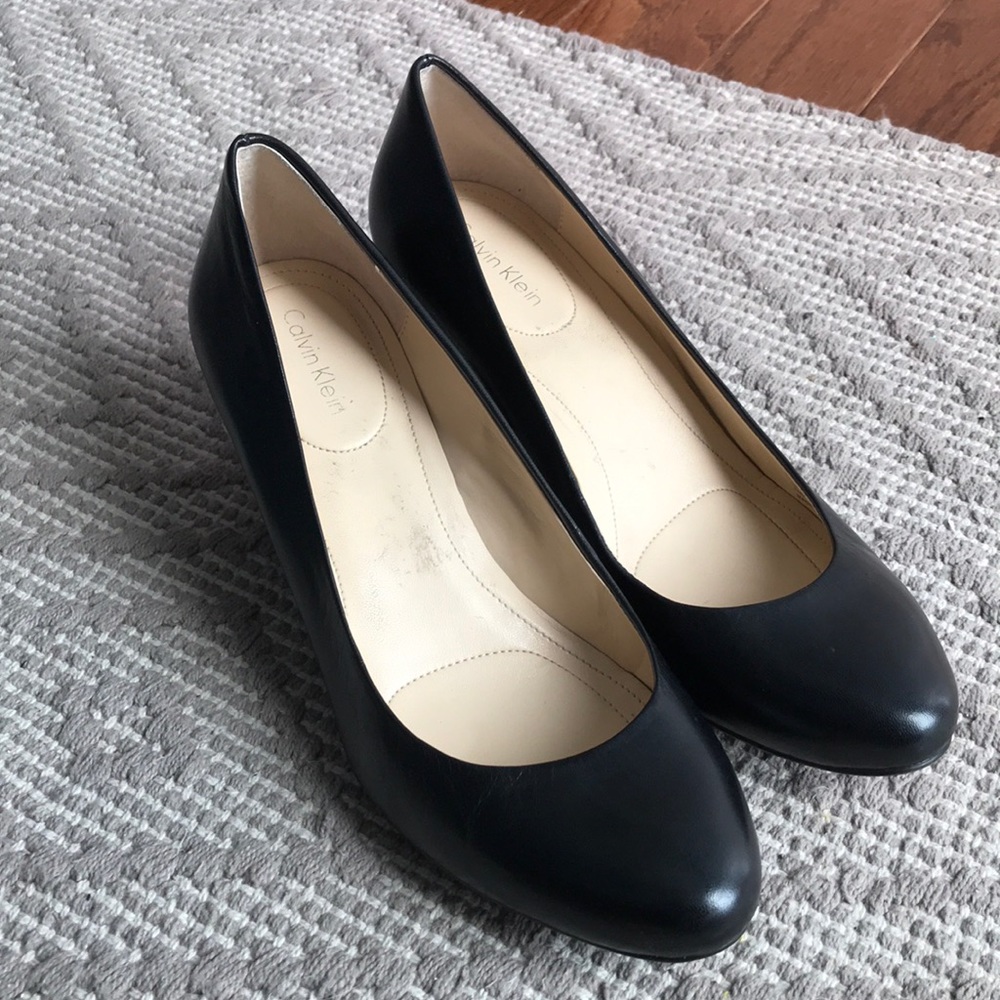Calvin Klein yana heels black size 7